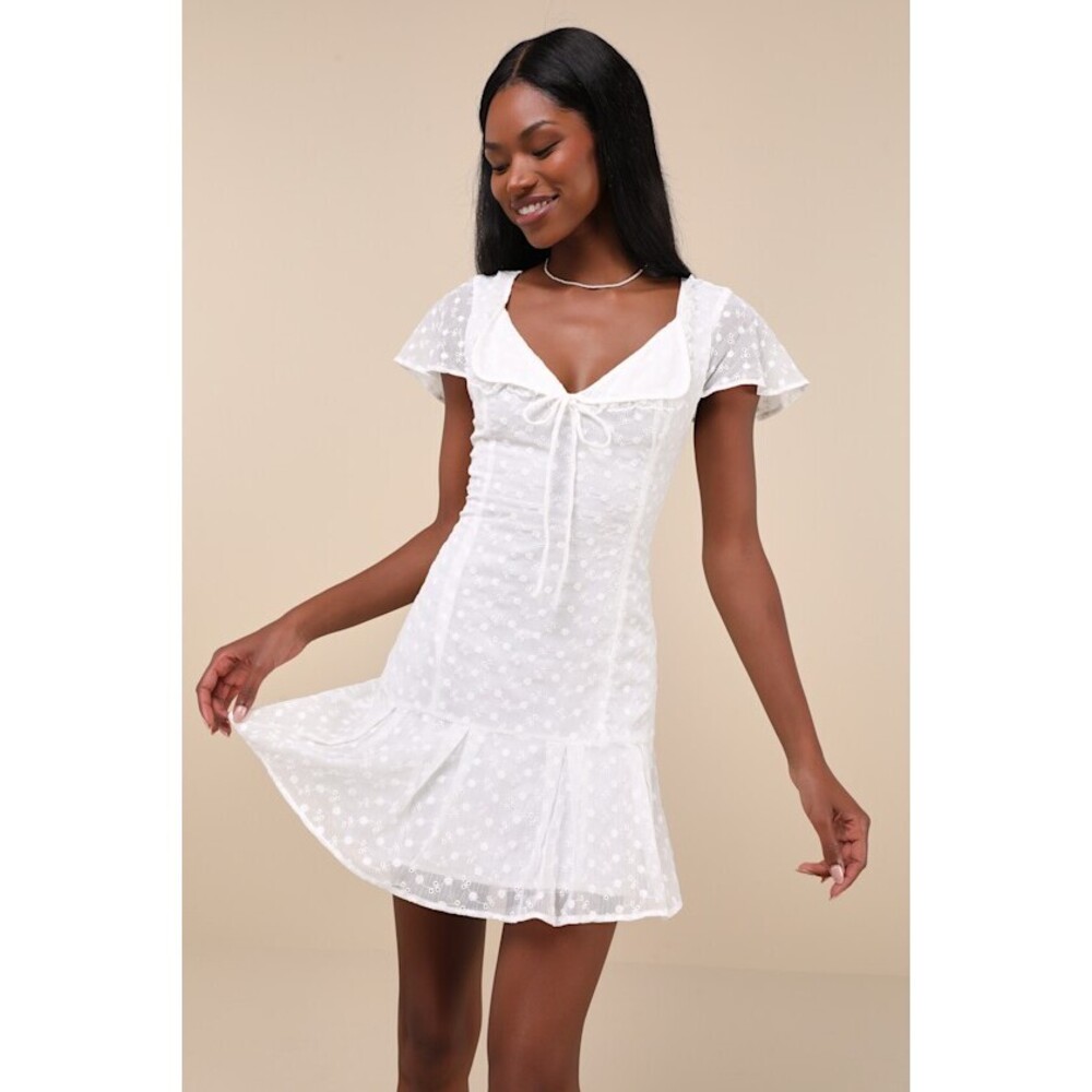 Lulus Unique Delight White Embroidered Floral Short Sleeve Mini Dress - Size L